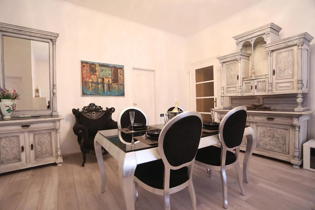 Apartment Papalic Palace 斯普利特